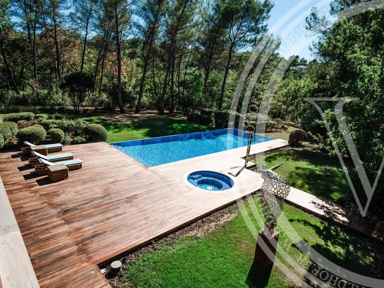 Villa Tourrettes - 5 bedrooms - 9585m²