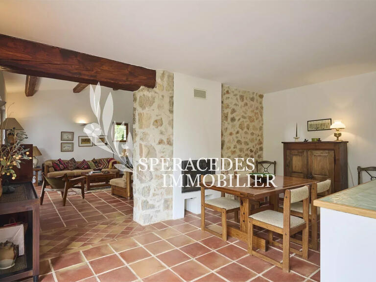 Maison Tourrettes-sur-Loup - 3 chambres - 160m²