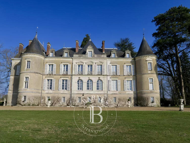 Château Tours - 17 chambres - 1200m²