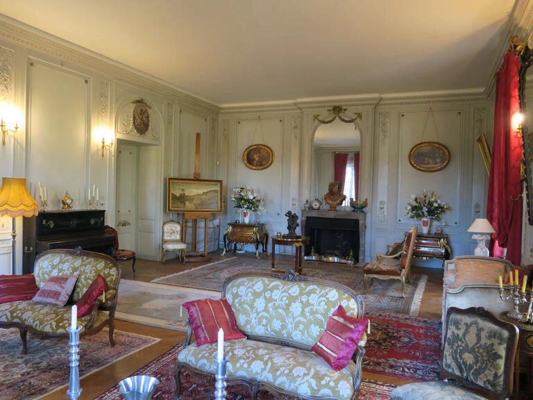 Castle Tours - 17 bedrooms - 1200m²