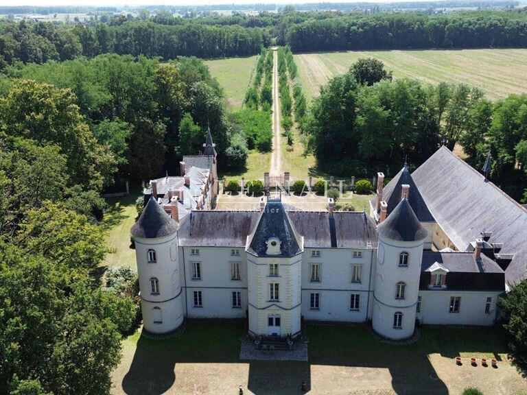 Castle Tours - 13 bedrooms - 1000m²