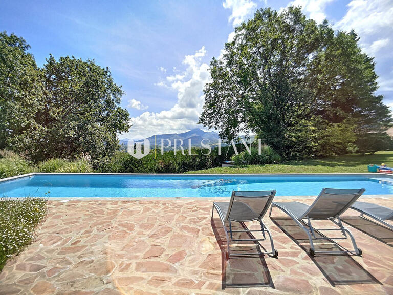 House Urrugne - 7 bedrooms - 650m²