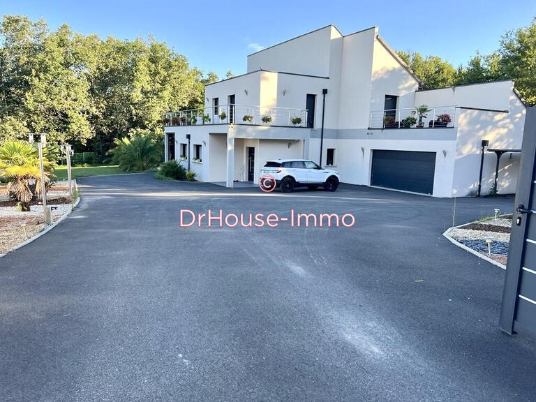 Villa Ussac - 4 bedrooms - 235m²