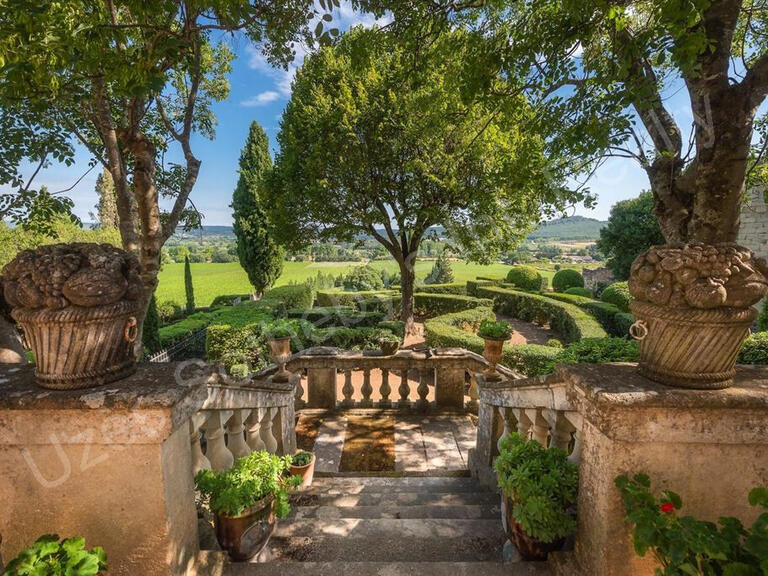 Castle Uzès - 6 bedrooms - 600m²