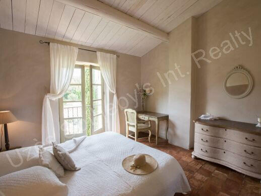 House Uzès - 8 bedrooms - 300m²