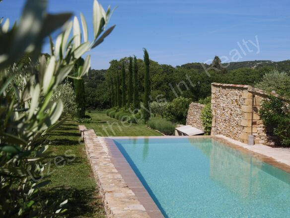 House Uzès - 8 bedrooms - 300m²