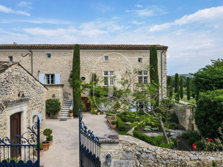 Propriété Uzès - 9 chambres - 394m²