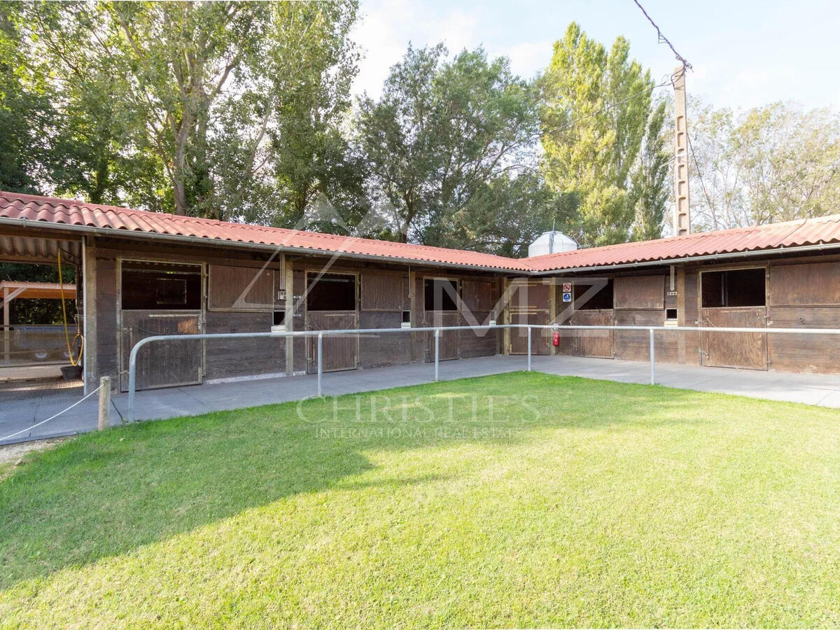 Equestrian property Uzès