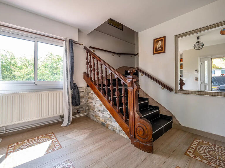 House Vaires-sur-Marne - 8 bedrooms - 260m²