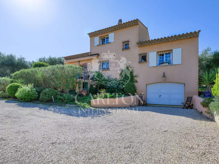 Maison Valbonne - 4 chambres - 141m²