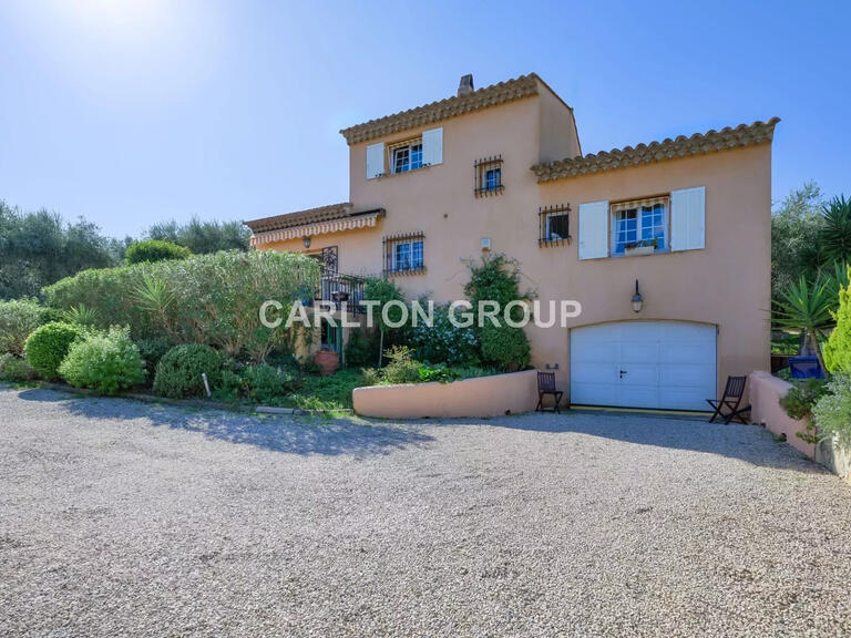 Maison Valbonne - 4 chambres - 141m²