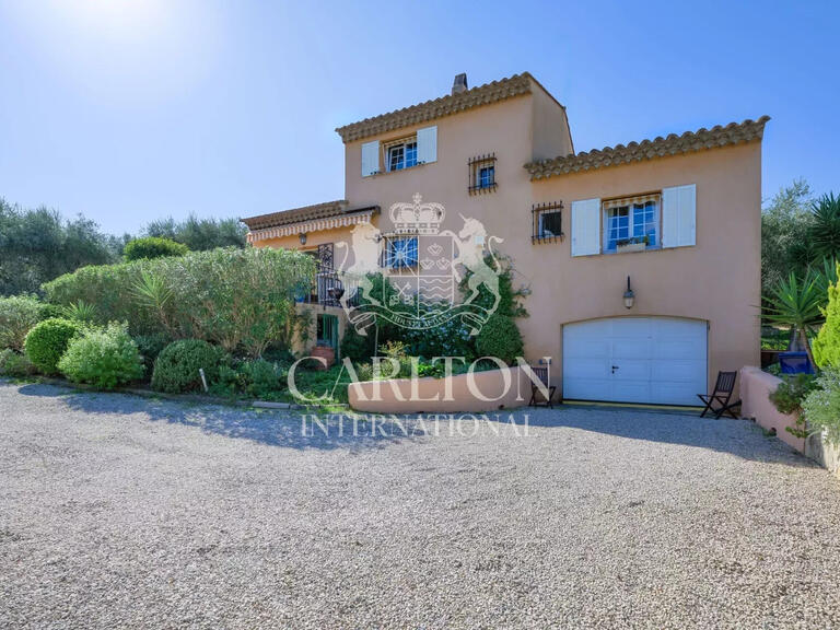 Maison Valbonne - 4 chambres - 141m²