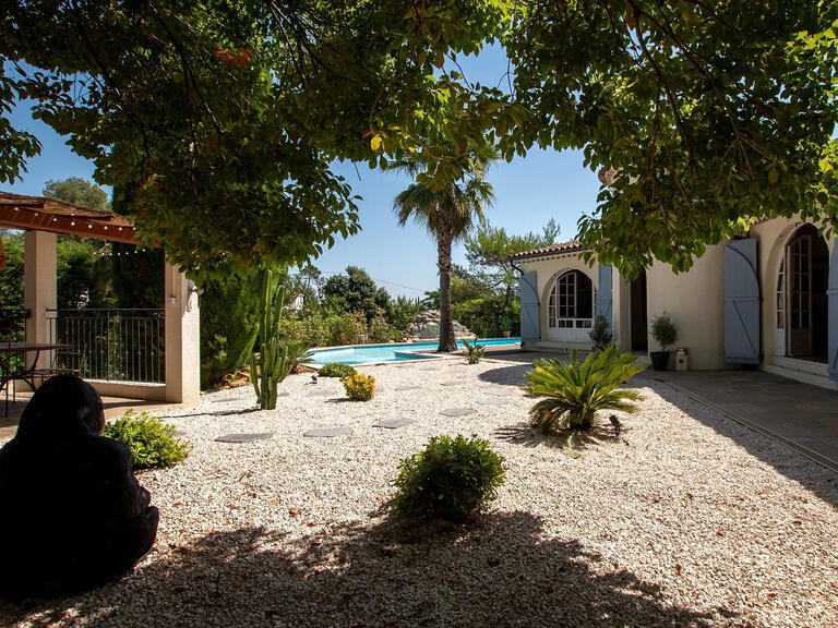 Villa Valbonne - 5 bedrooms - 200m²