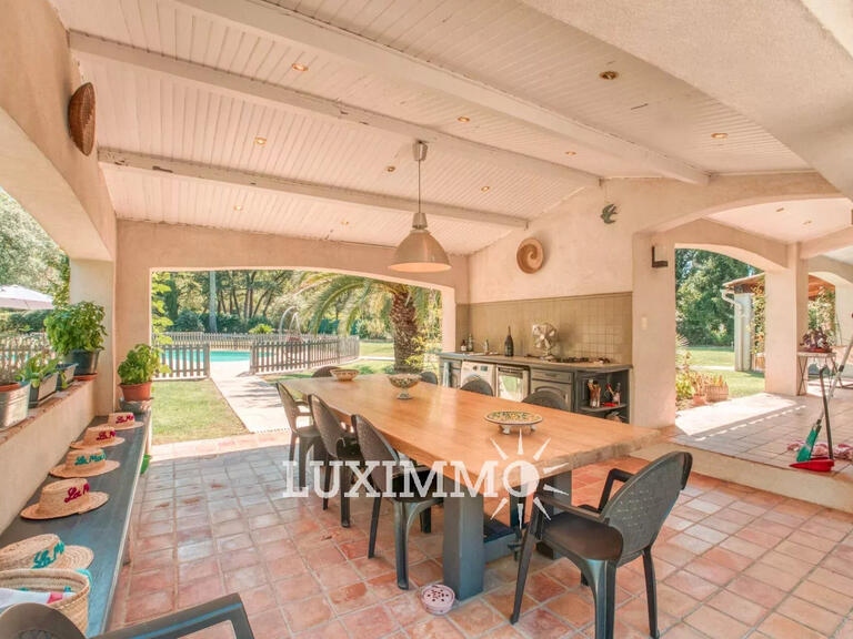 Villa Valbonne - 5 bedrooms - 230m²