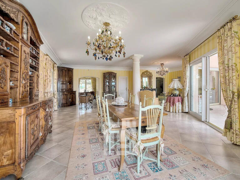 Maison Vallauris - 5 chambres - 251m²