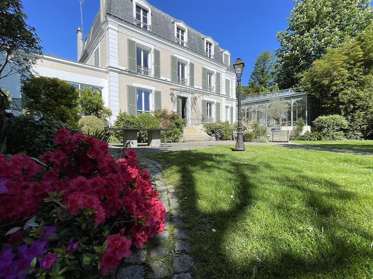 Maison Vaucresson - 3 chambres - 303m²