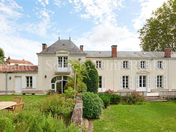 Maison Vertou - 4 chambres - 253m²