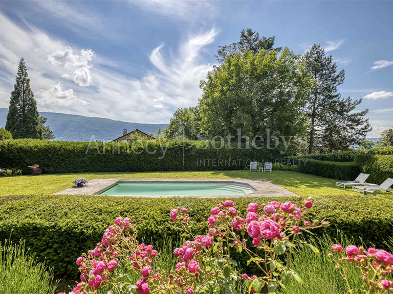 House Veyrier-du-Lac - 5 bedrooms - 277m²