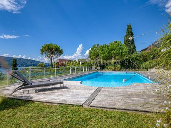 House Veyrier-du-Lac - 4 bedrooms - 245m²