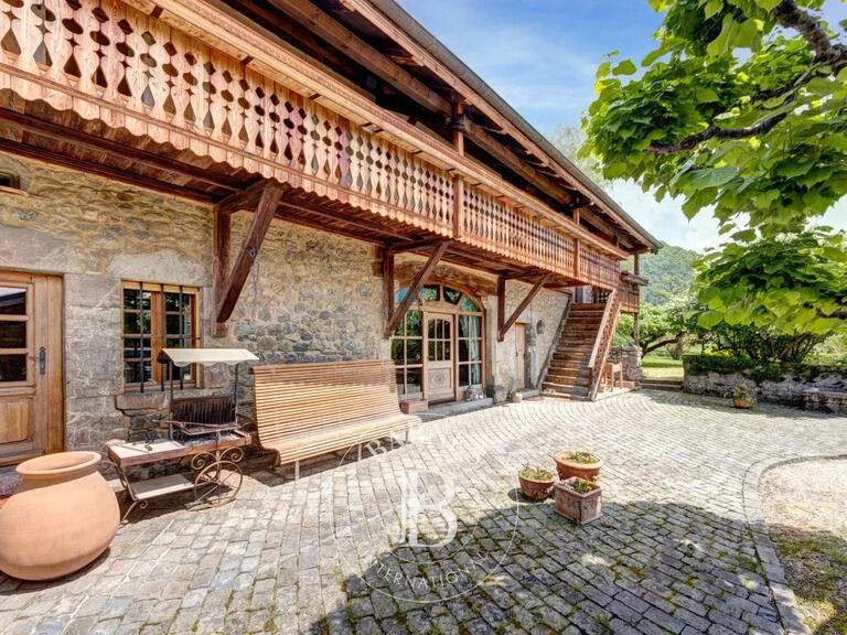 Maison Ville-en-Sallaz - 5 chambres - 615m²