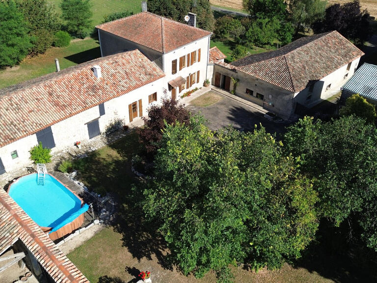 Maison Villebois-Lavalette - 3 chambres - 208m²