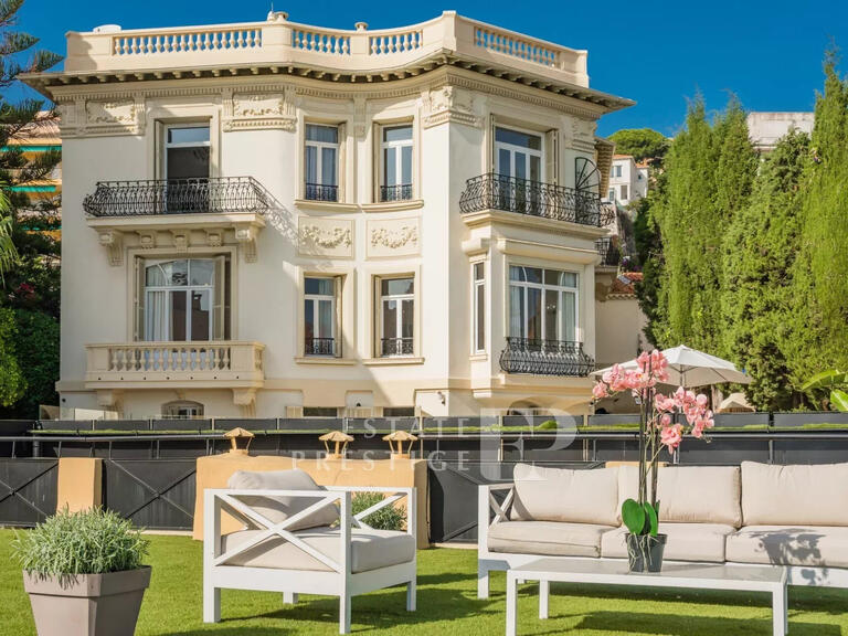 Villa Villefranche-sur-Mer - 5 bedrooms - 291m²