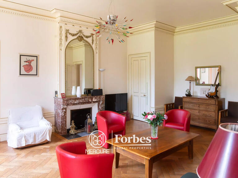 Castle Villefranche-sur-Saône - 13 bedrooms - 1924m²