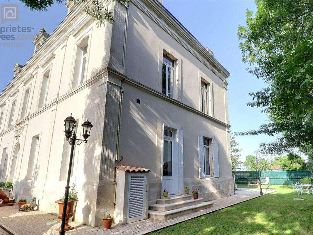 Property Villeneuve-la-Comtesse