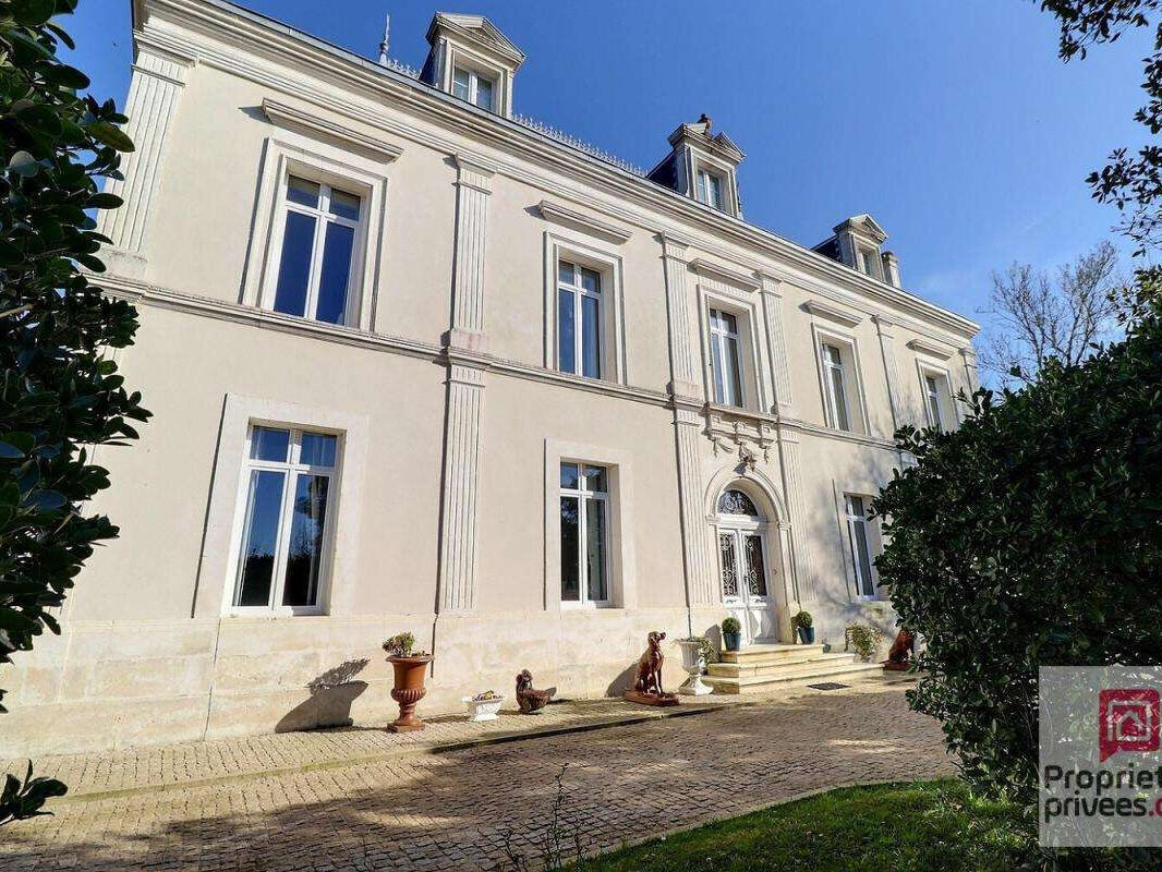 Property Villeneuve-la-Comtesse