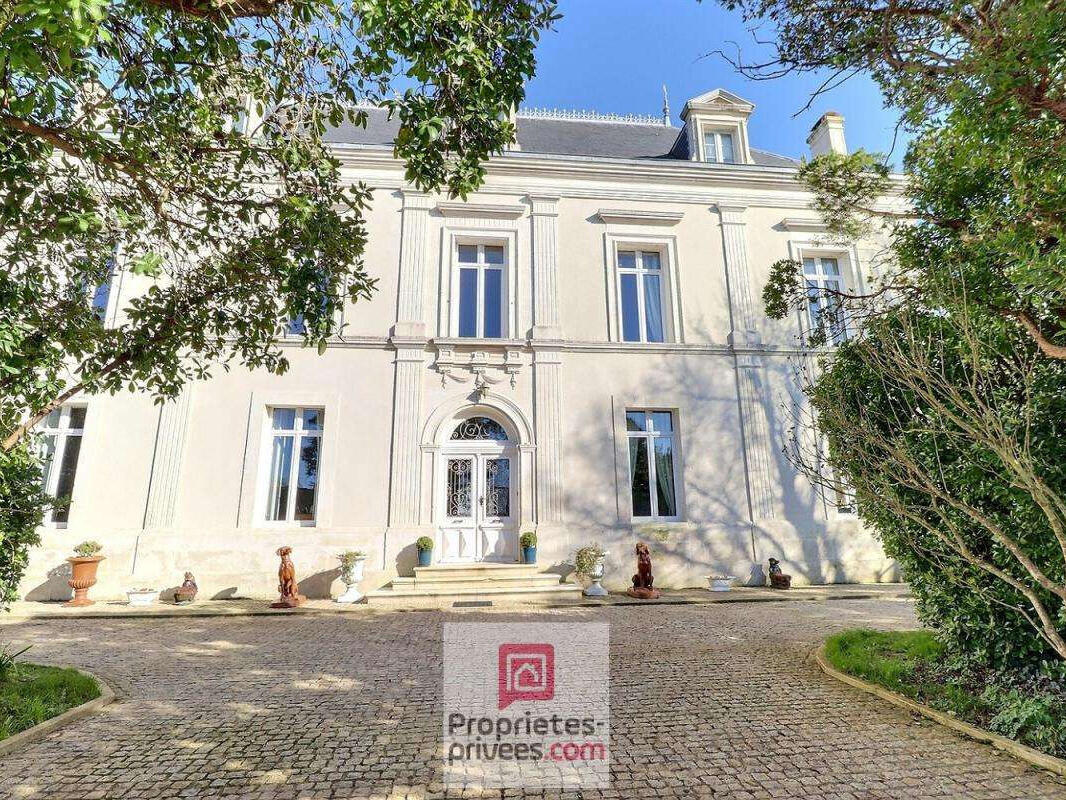 Property Villeneuve-la-Comtesse