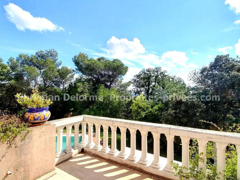 Sale Property Villeneuve-lès-Avignon - 4 bedrooms