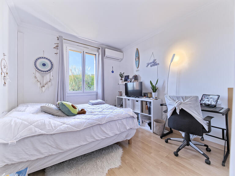Sale Apartment Villeneuve-Loubet - 5 bedrooms