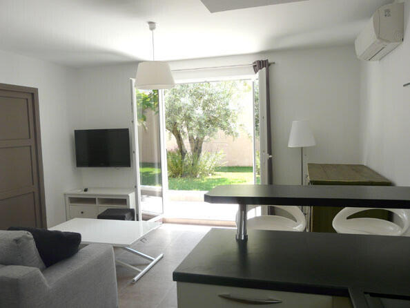 Maison Villeneuve-Loubet - 7 chambres - 255m²