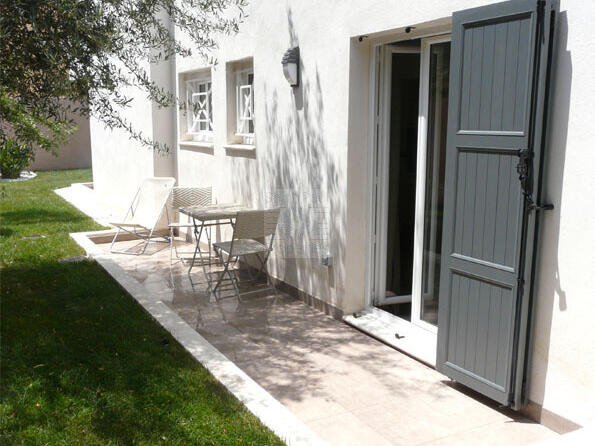 Maison Villeneuve-Loubet - 7 chambres - 255m²