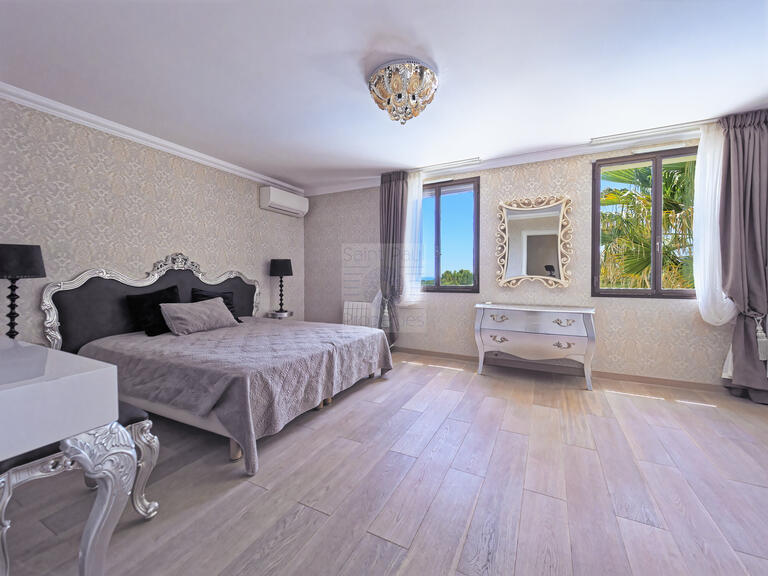 Villa Villeneuve-Loubet - 4 chambres - 303m²