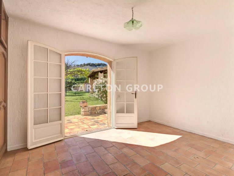 Villa Villeneuve-Loubet - 5 chambres - 209m²