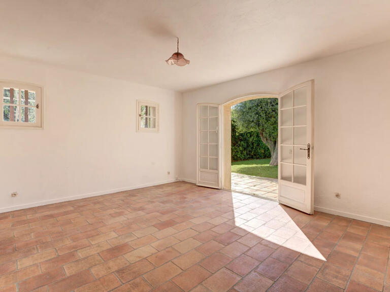 Villa Villeneuve-Loubet - 5 chambres - 209m²