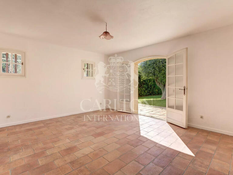 Villa Villeneuve-Loubet - 5 chambres - 209m²