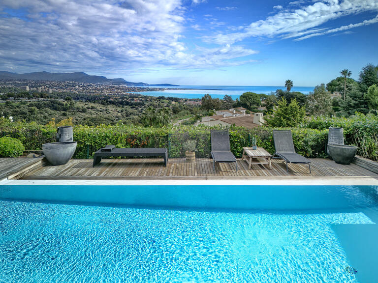 Villa Villeneuve-Loubet - 3 chambres - 266m²