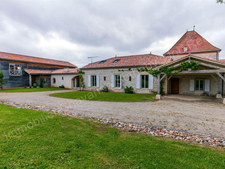 Maison Villeneuve-sur-Lot - 4 chambres - 850m²