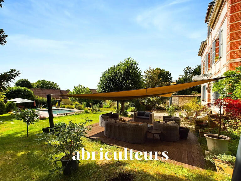 Maison Villeneuve-sur-Yonne - 5 chambres - 416m²