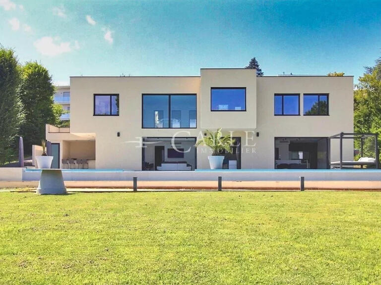 House Villette-d'Anthon - 4 bedrooms - 307m²