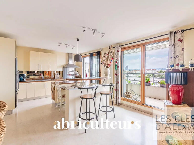 Sale Apartment Villeurbanne - 3 bedrooms