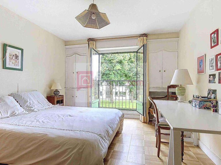 Apartment Viroflay - 4 bedrooms