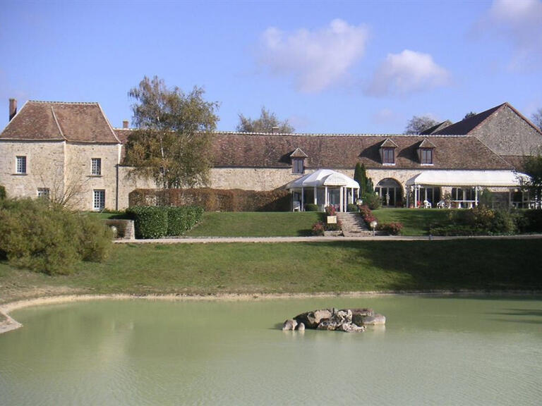 Castle Voulx - 7 bedrooms - 1200m²